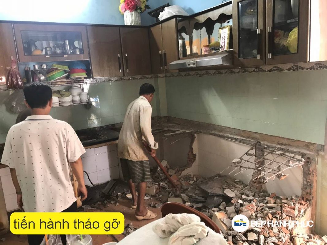 Top 5 mẫu Kệ tủ bếp kính cường lực đẹp tốt 7 Top 5 mẫu Kệ tủ bếp kính cường lực đẹp tốt