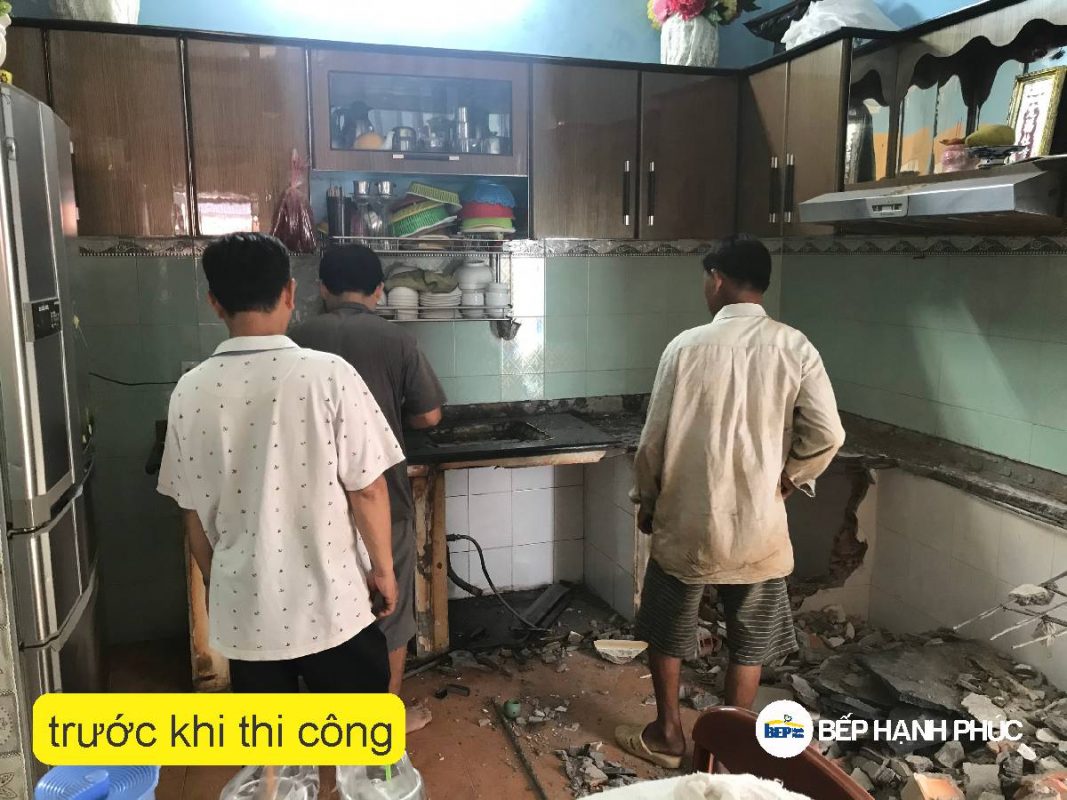 Top 5 mẫu Kệ tủ bếp kính cường lực đẹp tốt 9 Top 5 mẫu Kệ tủ bếp kính cường lực đẹp tốt
