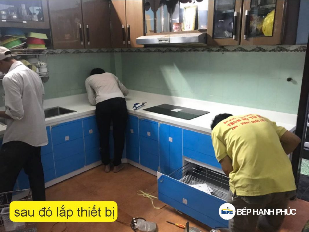 Top 5 mẫu Kệ tủ bếp kính cường lực đẹp tốt 11 Top 5 mẫu Kệ tủ bếp kính cường lực đẹp tốt