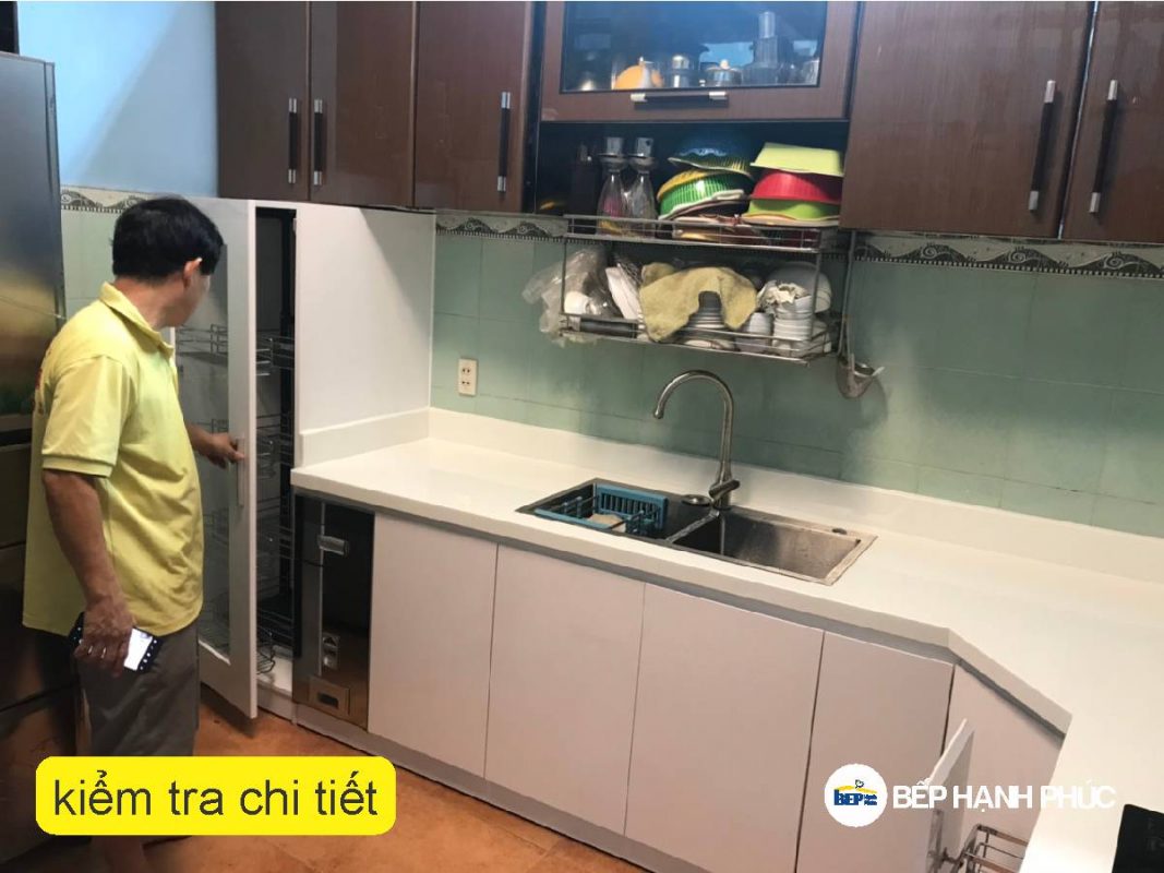 Top 5 mẫu Kệ tủ bếp kính cường lực đẹp tốt 13 Top 5 mẫu Kệ tủ bếp kính cường lực đẹp tốt